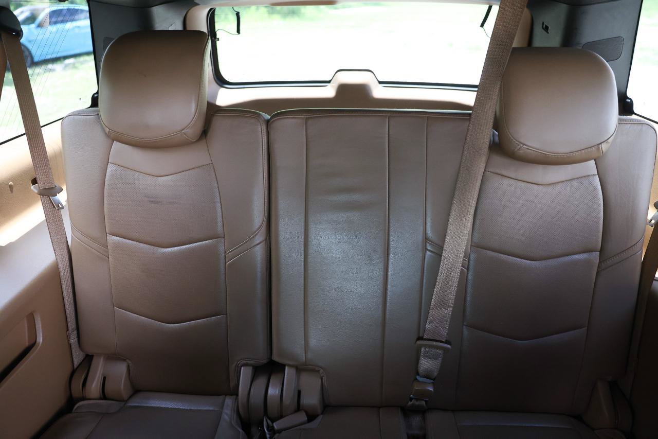 Used 2017 Cadillac Escalade ESV Platinum RWD image 26