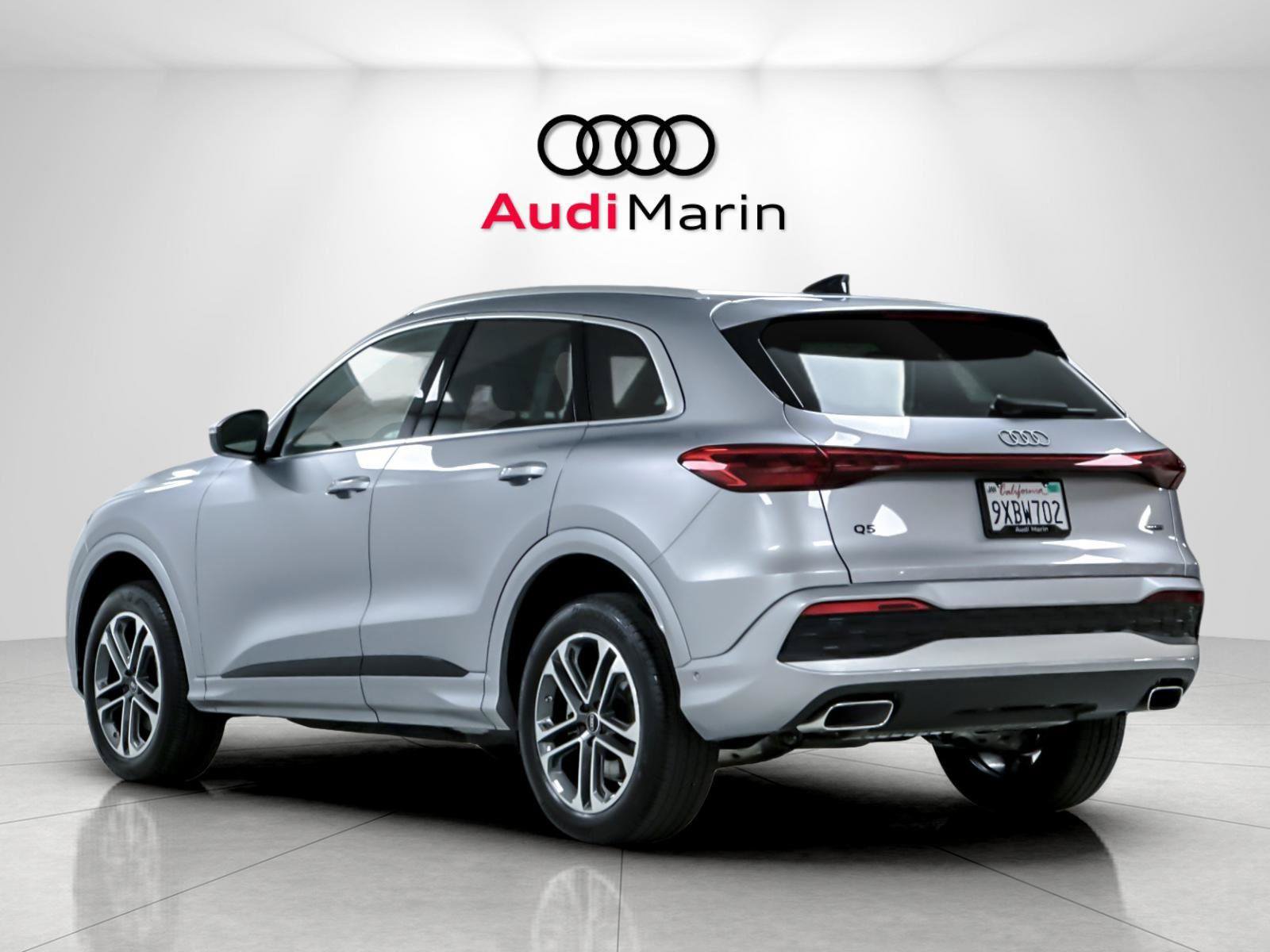 Used 2025 Audi Q5 Premium Plus w/ Premium Plus AWD/4WD image 3