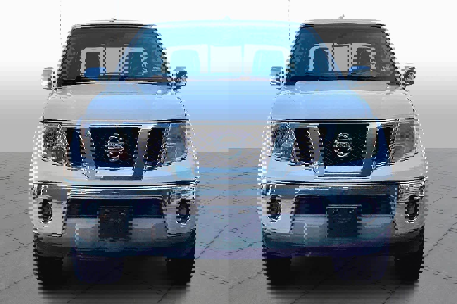 Used 2014 Nissan Frontier SL image 3