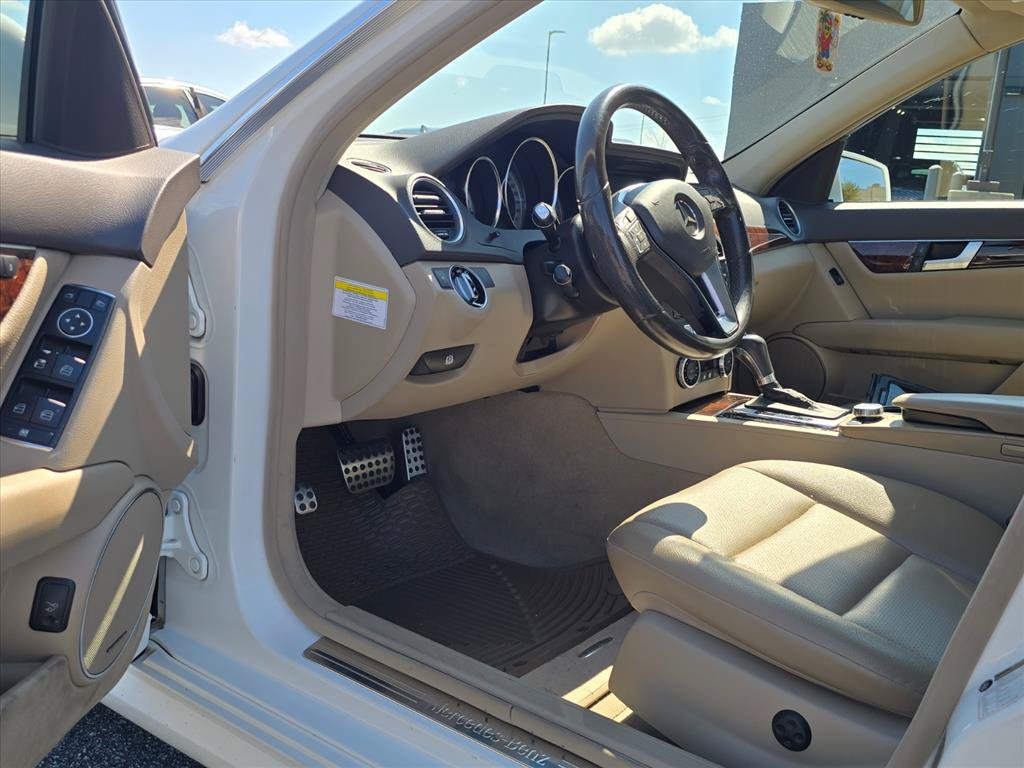 Used 2014 Mercedes-Benz C 250 Sedan image 6