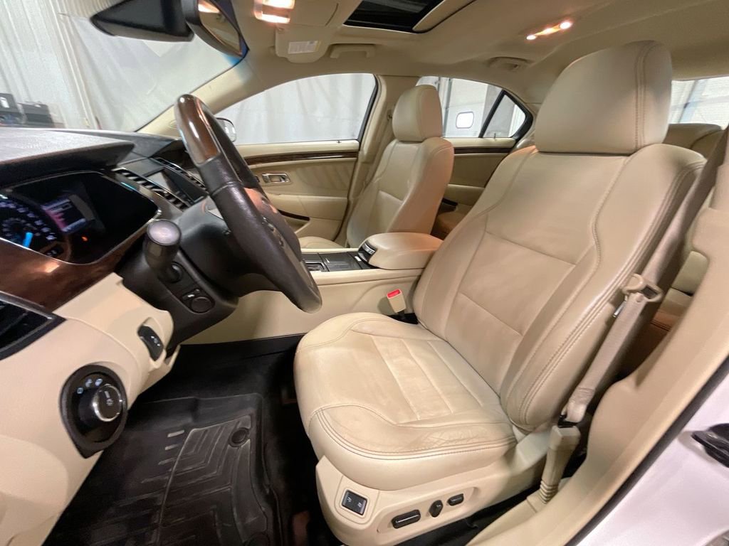 Used 2017 Ford Taurus Limited image 20