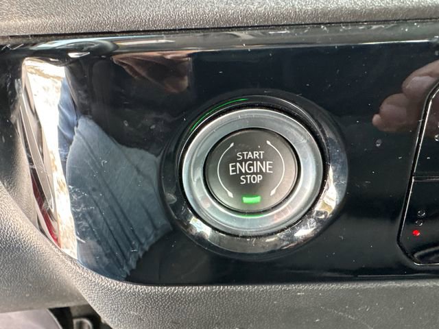 Used 2023 GMC Sierra 1500 Elevation image 32