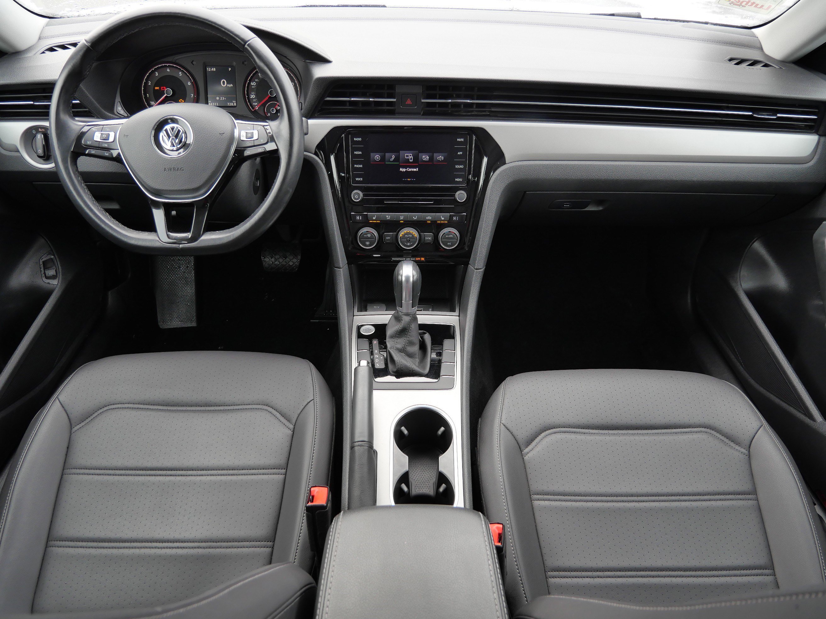 Certified 2020 Volkswagen Passat 2.0T SE image 10