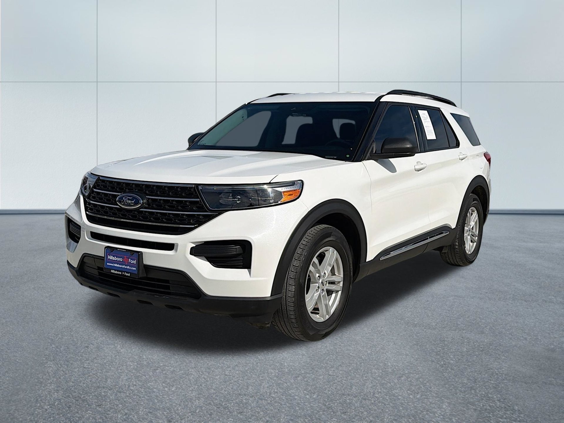 Used 2023 Ford Explorer XLT RWD image 1