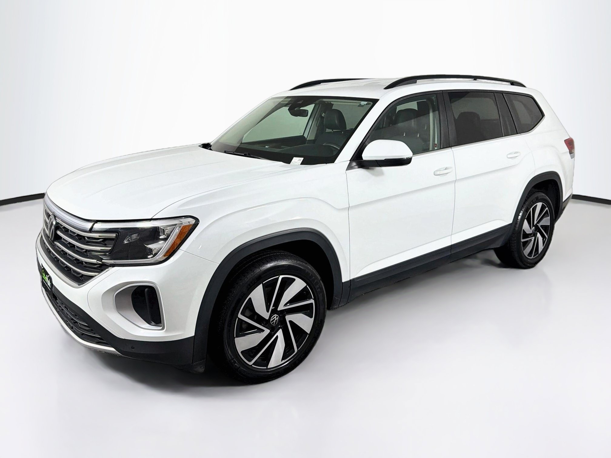 Used 2024 Volkswagen Atlas SE AWD/4WD image 3