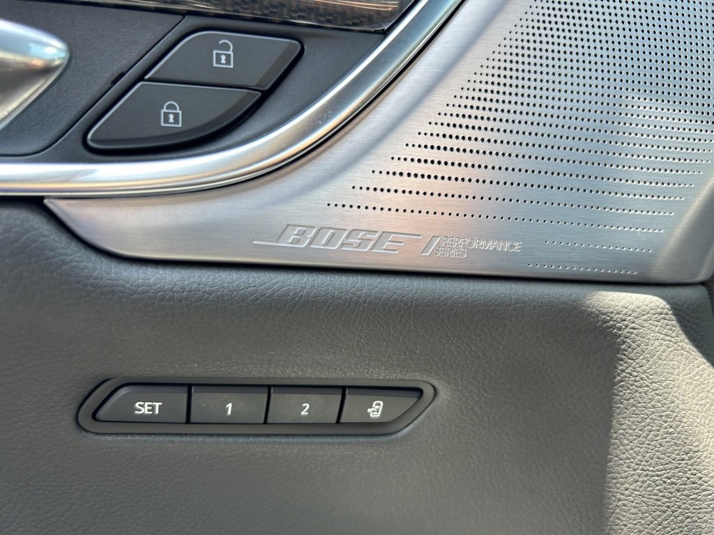 Used 2024 Cadillac XT6 Sport w/ Technology Package image 36