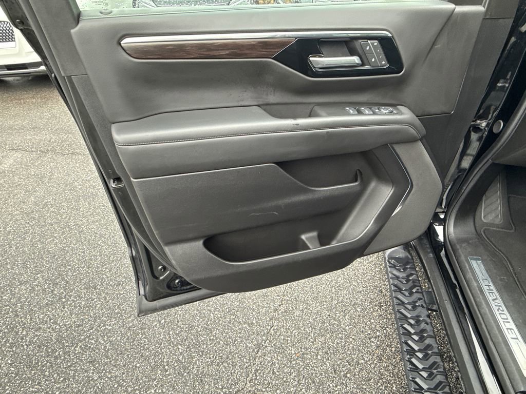 Certified 2025 Chevrolet Tahoe Z71 image 10