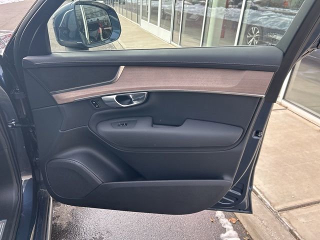 Certified 2025 Volvo XC90 B6 Plus AWD/4WD image 14