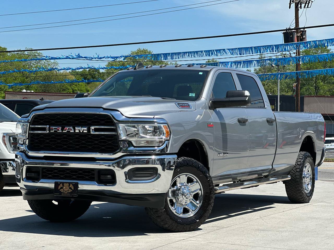 Used 2022 RAM 2500 Tradesman w/ Chrome Appearance Group AWD/4WD image 3