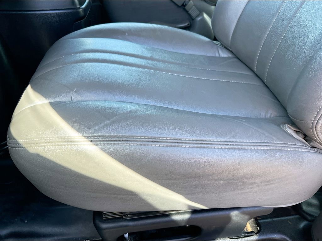 Used 2022 GMC Savana 2500 Work Van w/ Driver Convenience Package image 18