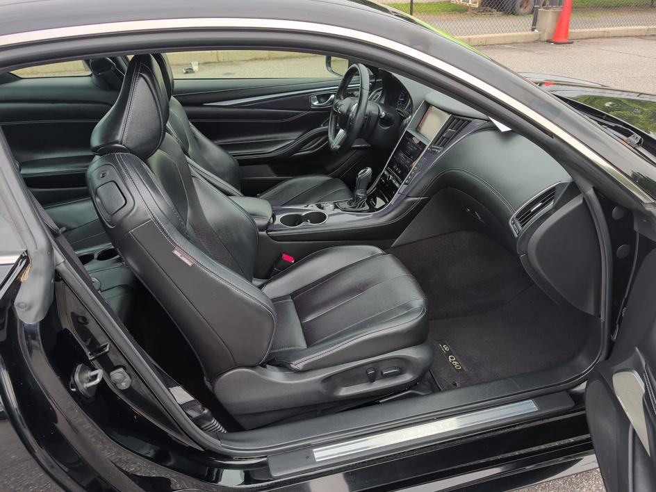 Used 2017 INFINITI Q60 Red Sport 400 AWD/4WD image 12