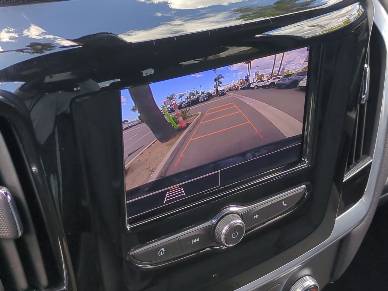 Used 2023 Chevrolet Traverse LT FWD image 14