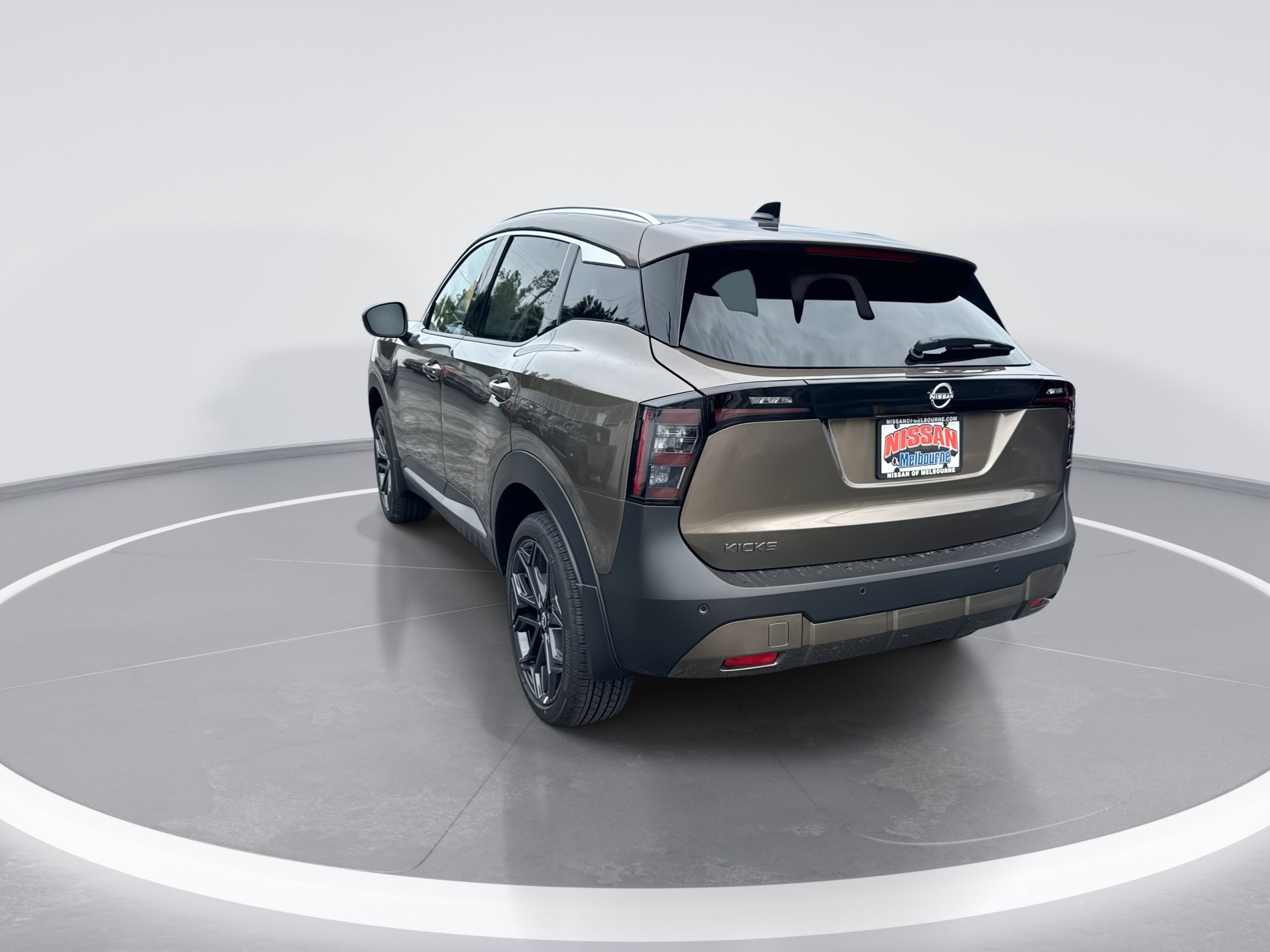 New 2027 Nissan Kicks SR FWD image 6