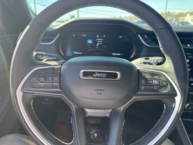 Certified 2025 Jeep Grand Cherokee Altitude image 30