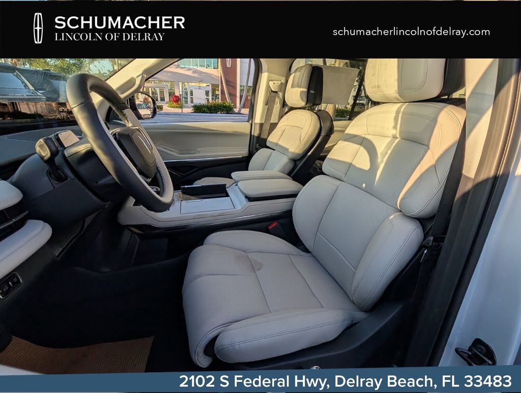 New 2026 Lincoln Navigator L Premier AWD/4WD image 11