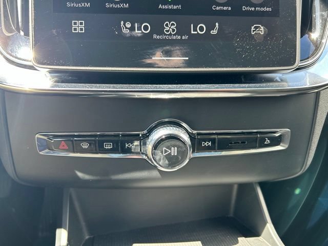 Certified 2025 Volvo XC90 B5 Plus AWD/4WD image 26