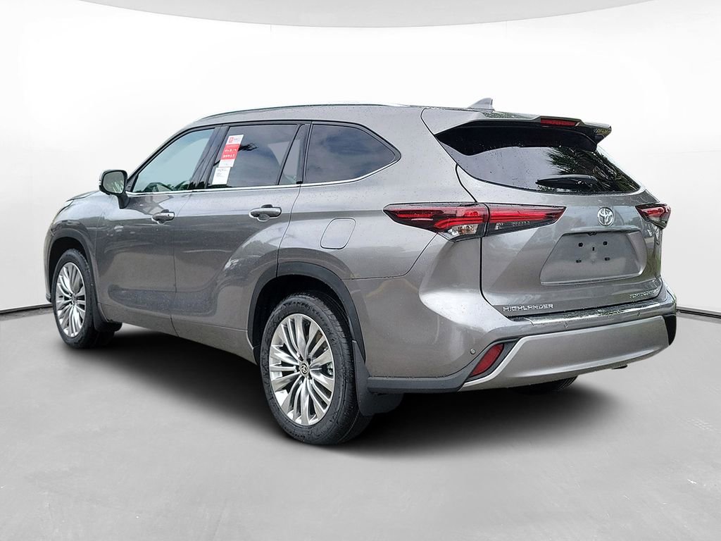 New 2026 Toyota Highlander Platinum image 6