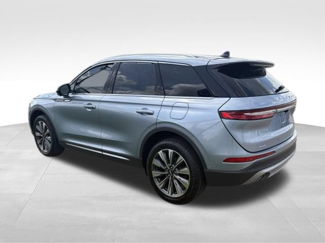 Used 2022 Lincoln Corsair Reserve w/ Equipment Group 201A AWD/4WD image 2
