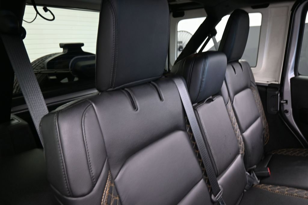 Used 2021 Jeep Wrangler Unlimited Sahara AWD/4WD image 37