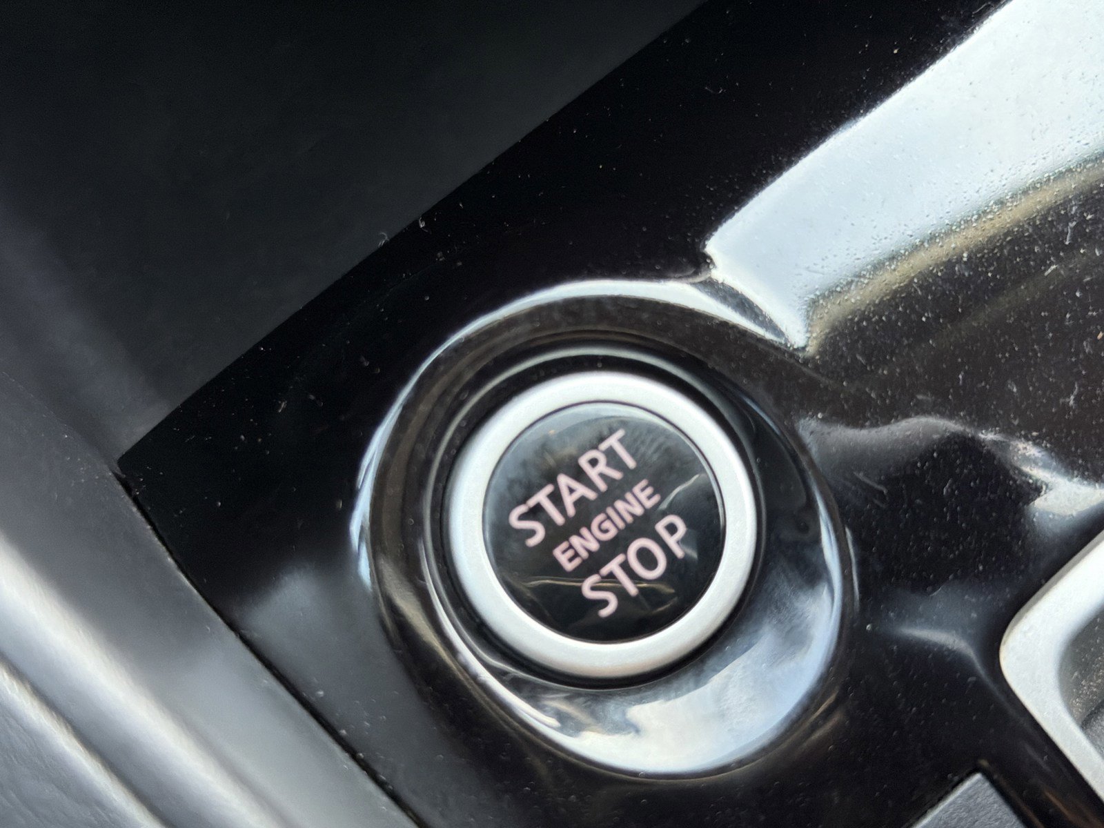 Used 2020 Nissan Kicks S image 35