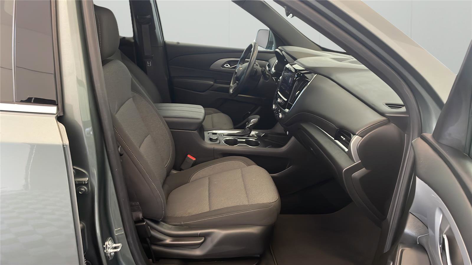 Used 2023 Chevrolet Traverse LT AWD/4WD image 14