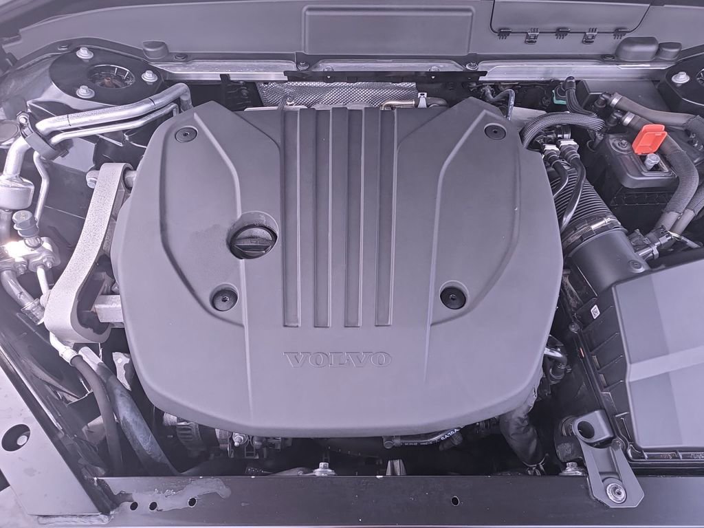 Used 2023 Volvo XC60 B5 Core image 35