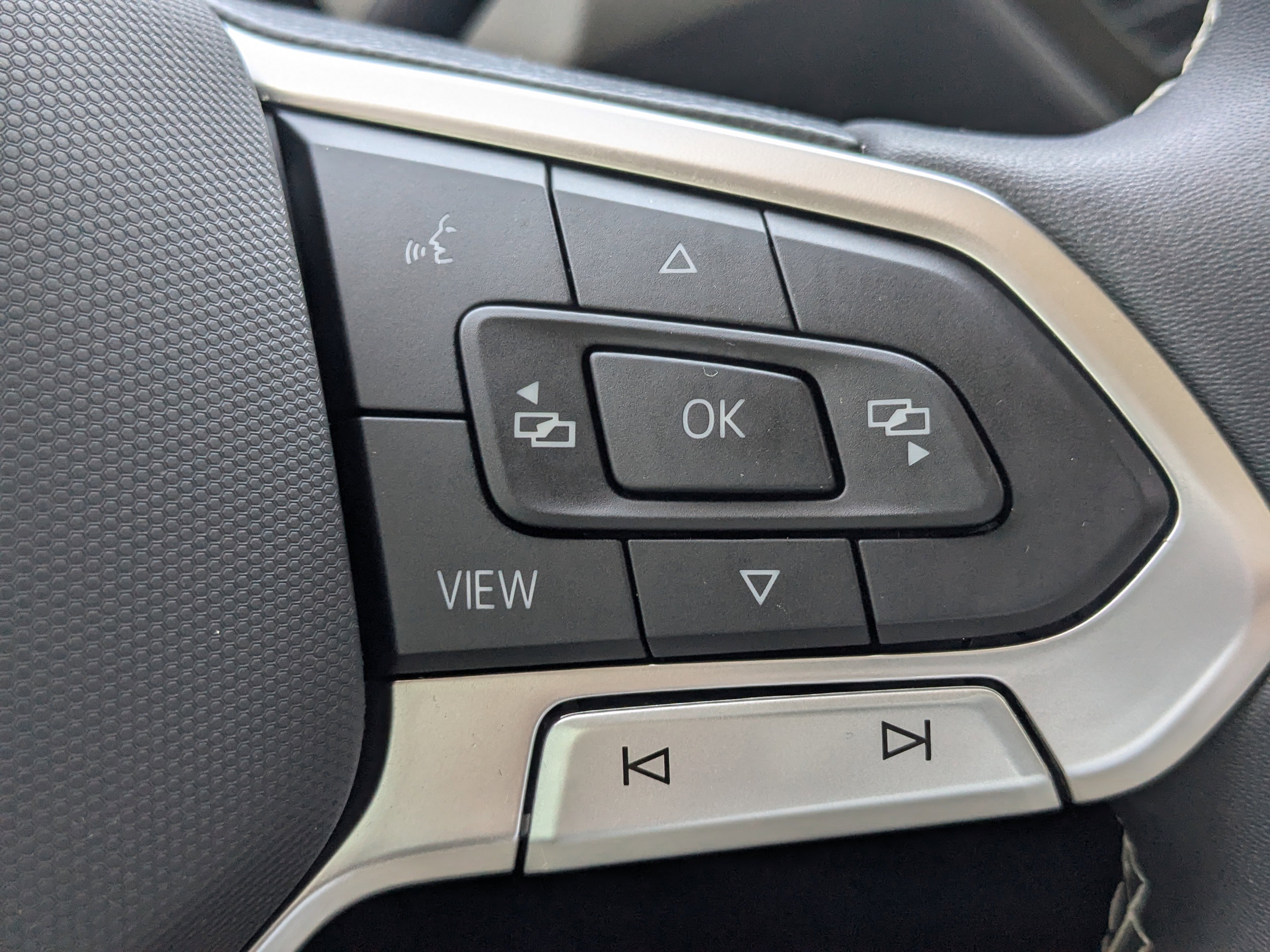 Used 2023 Volkswagen Taos S image 28