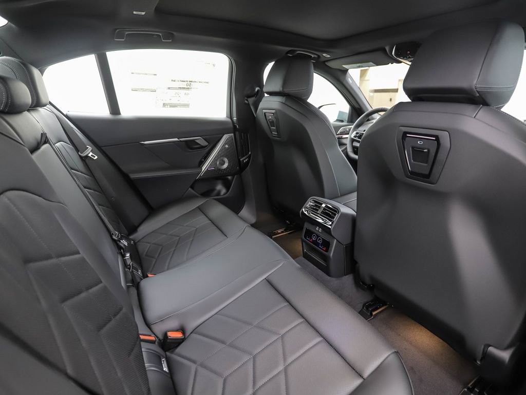 New 2026 BMW 550e xDrive image 26