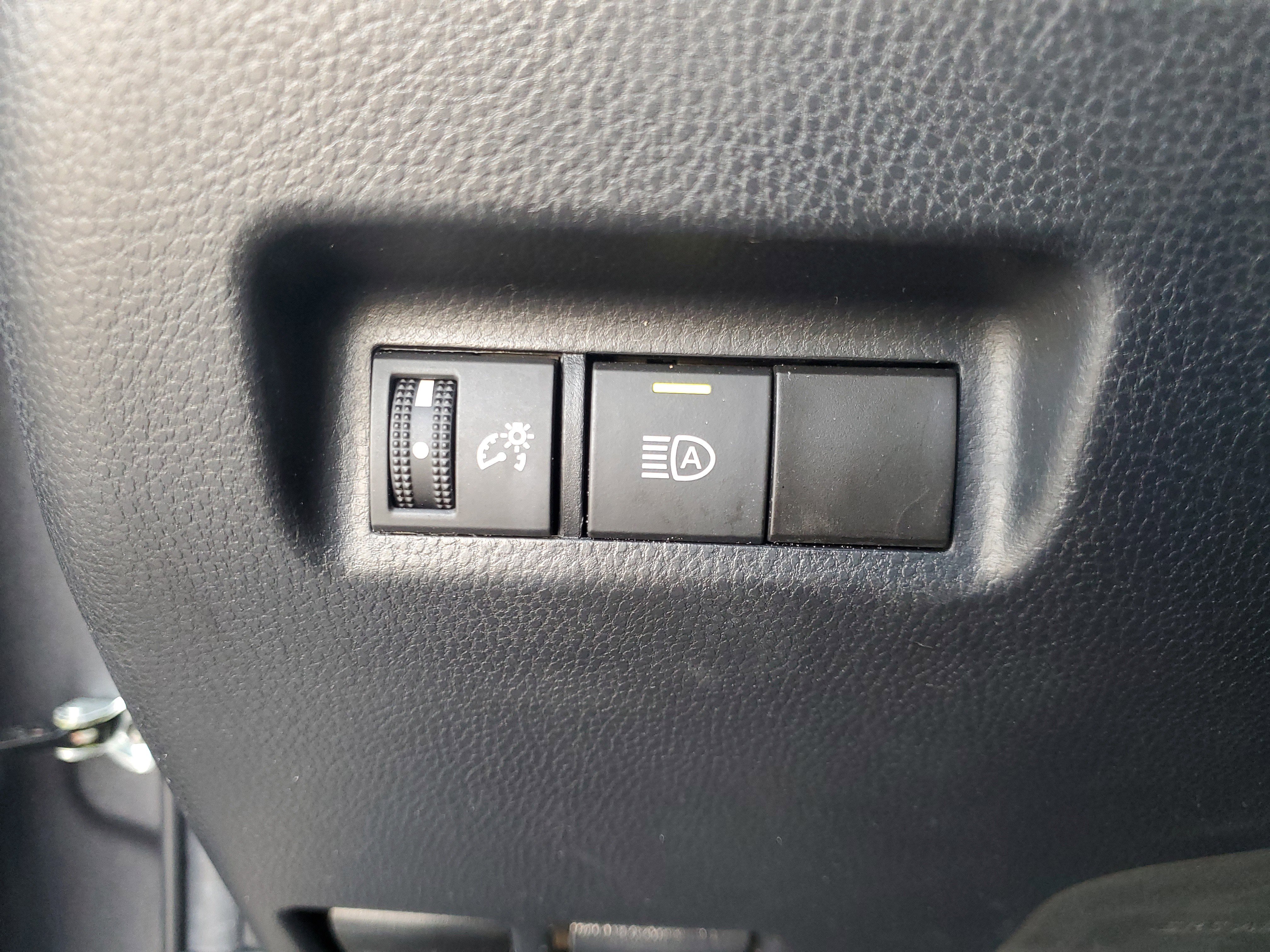 Used 2022 Toyota RAV4 LE image 22