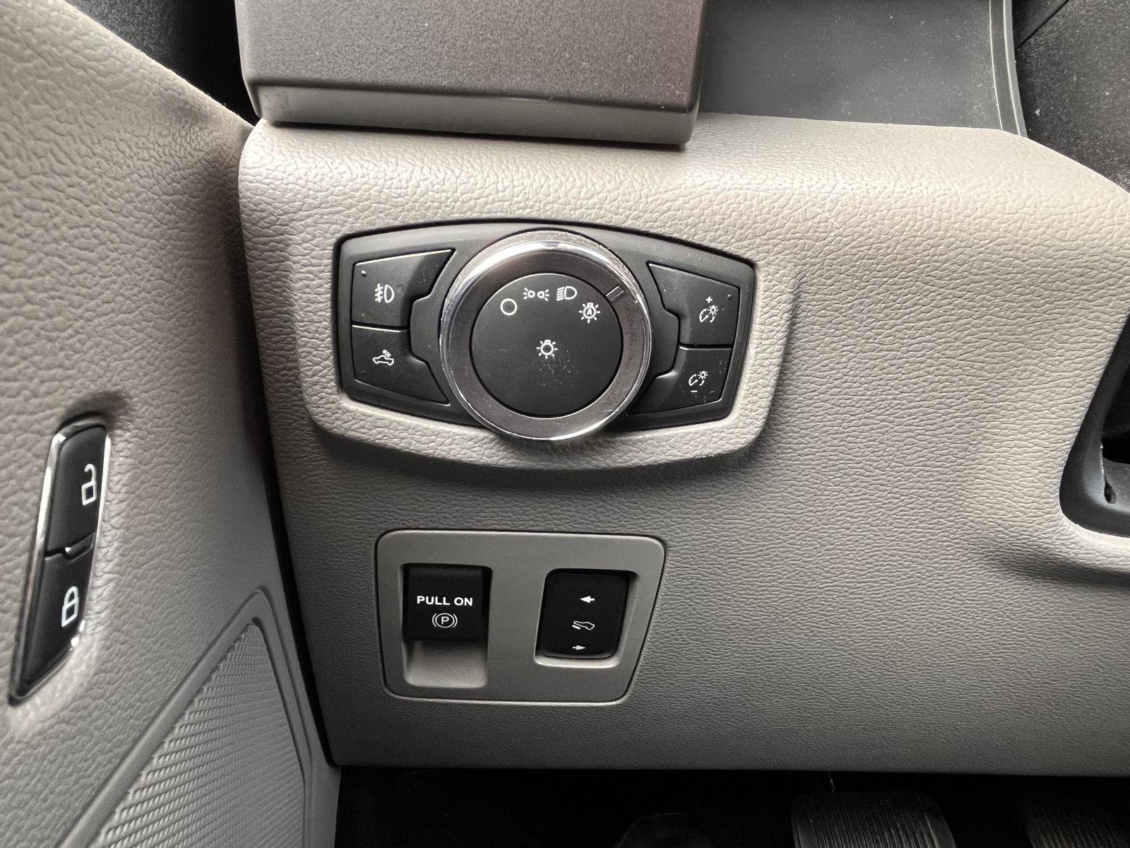 Used 2019 Ford F150 XLT w/ Equipment Group 302A Luxury AWD/4WD image 29