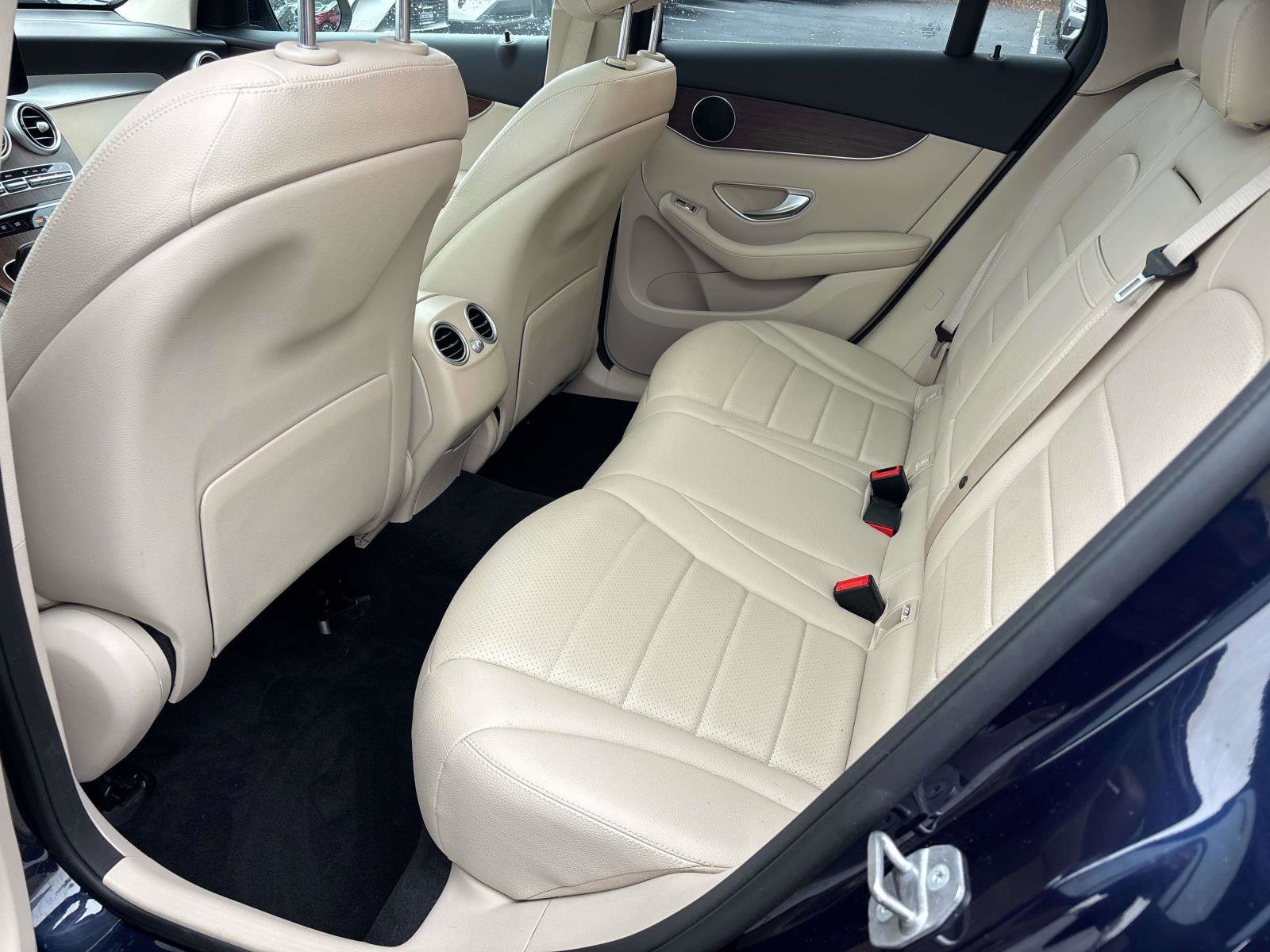 Used 2021 Mercedes-Benz GLC 300 4MATIC image 10