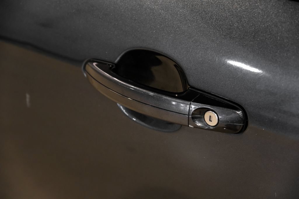 Used 2018 Ford Focus SE w/ SE Appearance Package FWD image 43