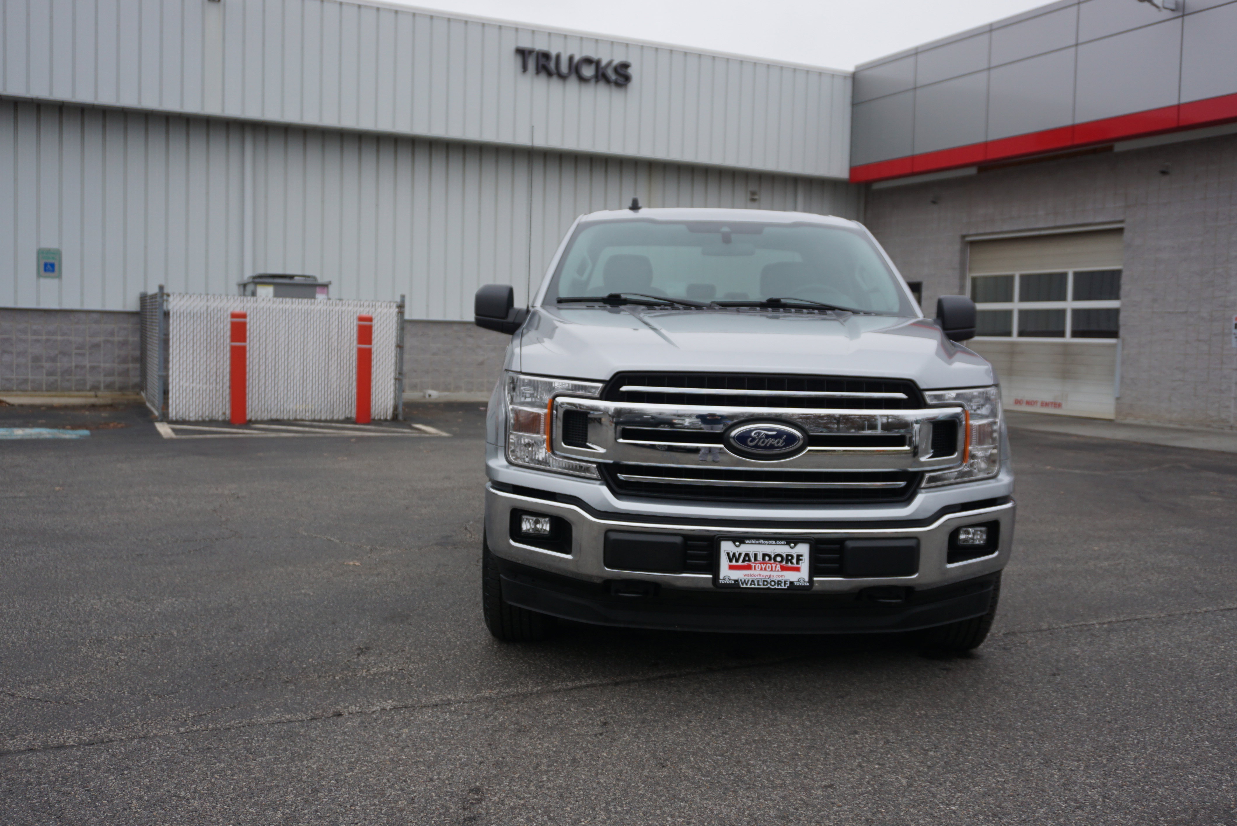 Used 2020 Ford F150 XLT image 2