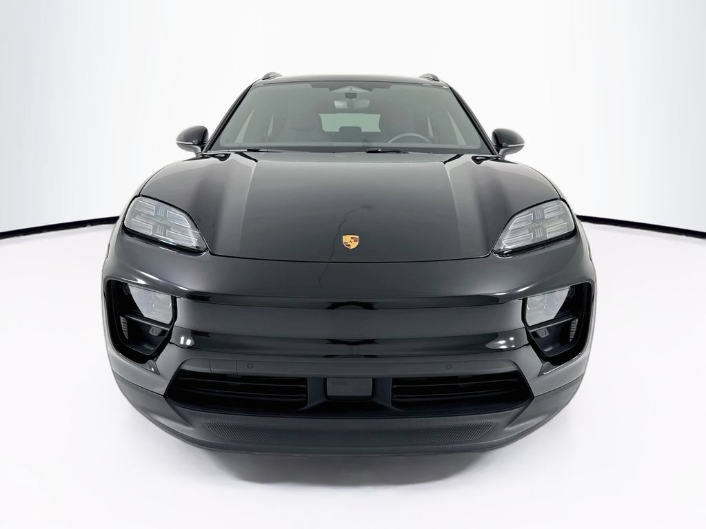 Certified 2025 Porsche Macan Electric RWD image 6