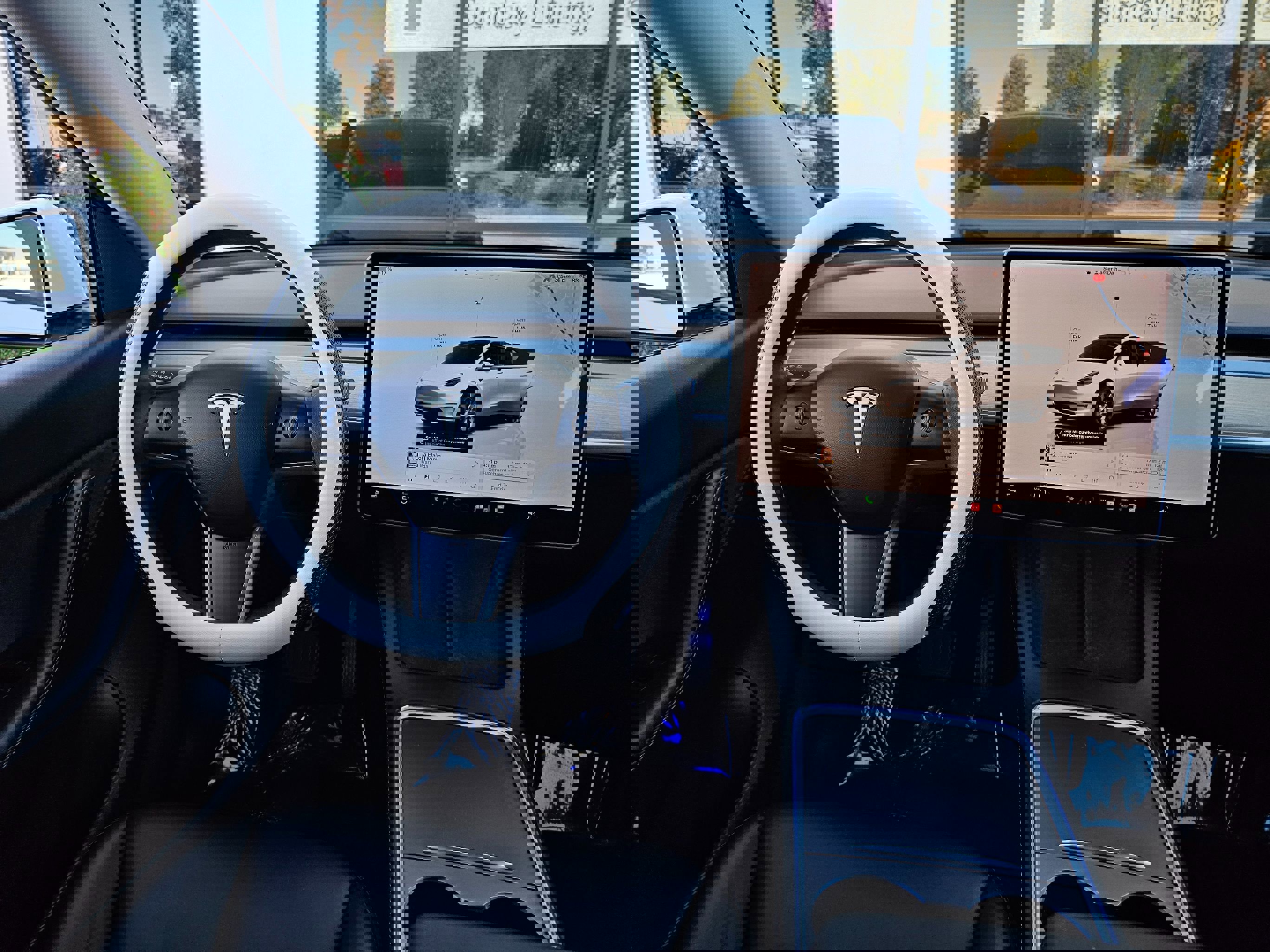 Used 2022 Tesla Model Y Long Range image 25