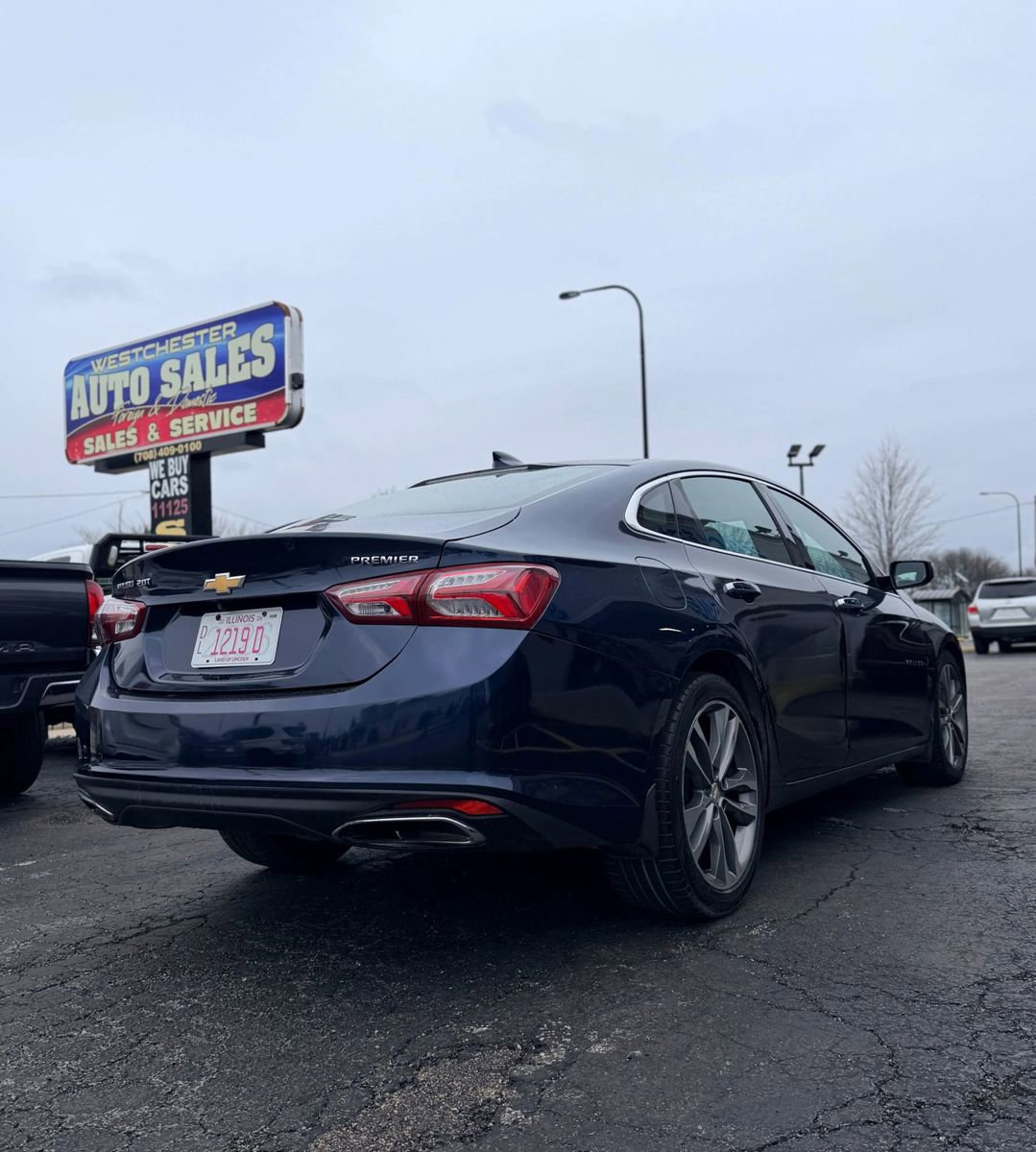 Used 2019 Chevrolet Malibu Premier w/ Sun and Wheel Package FWD image 4