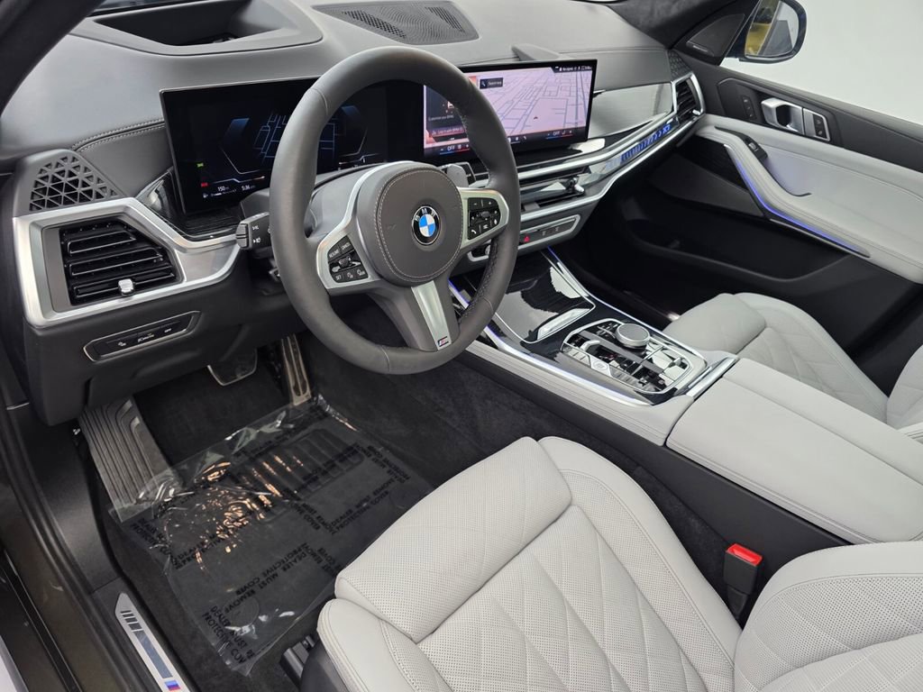 Used 2025 BMW X7 xDrive40i w/ M Sport Package AWD/4WD image 10
