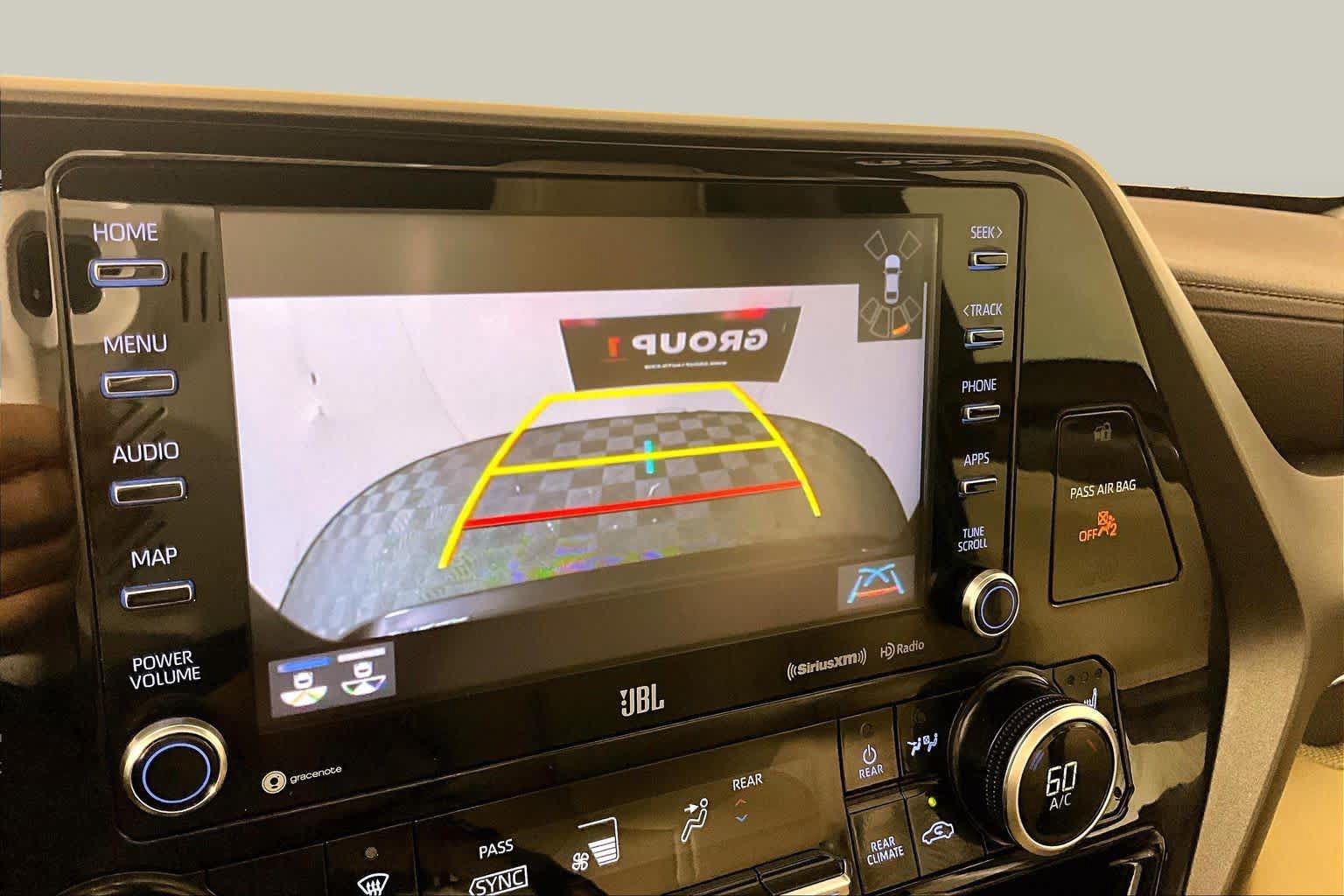 Used 2020 Toyota Highlander Limited FWD image 26