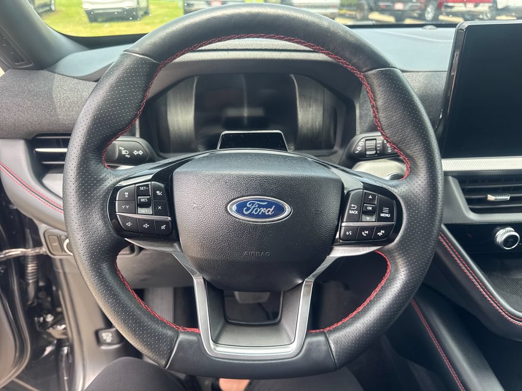 Used 2025 Ford Explorer ST-Line w/ ST-Line Street Pack AWD/4WD image 15