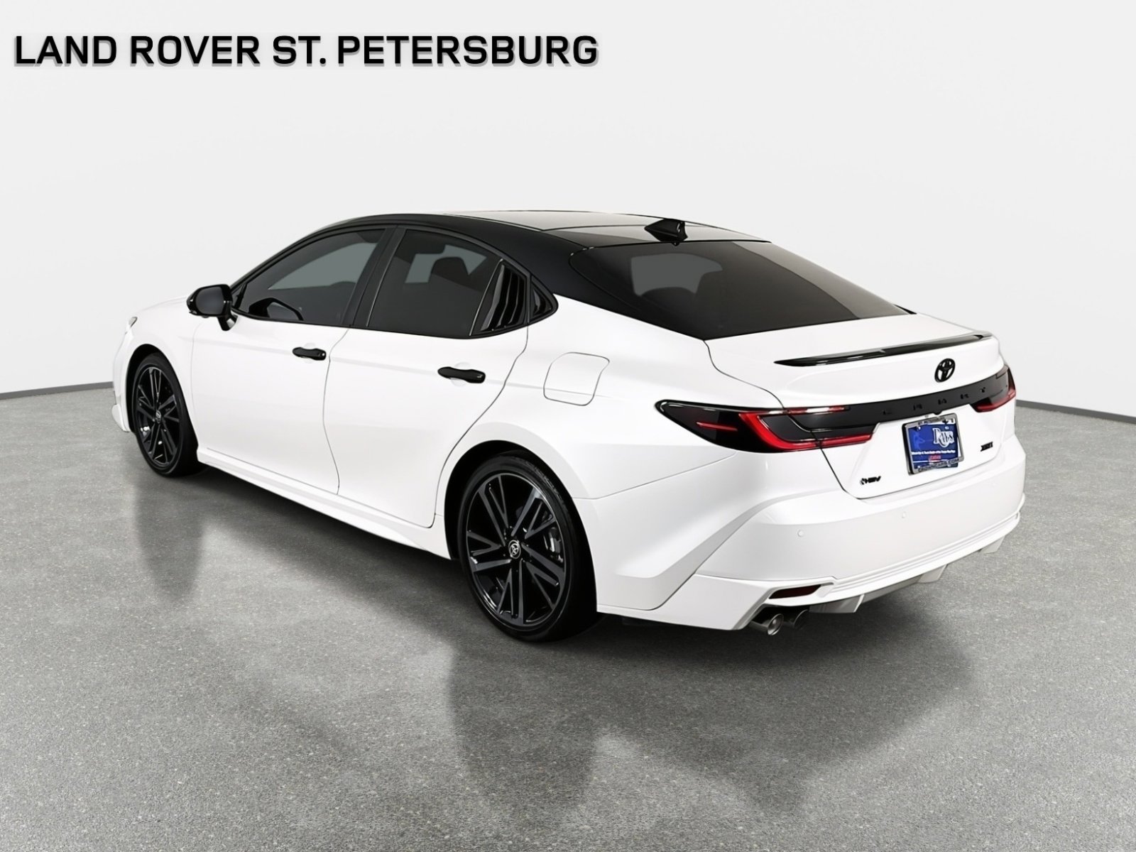 Used 2025 Toyota Camry XSE w/ Premium Plus Package image 8