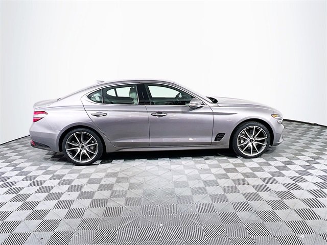 Used 2024 Genesis G70 2.5T image 6