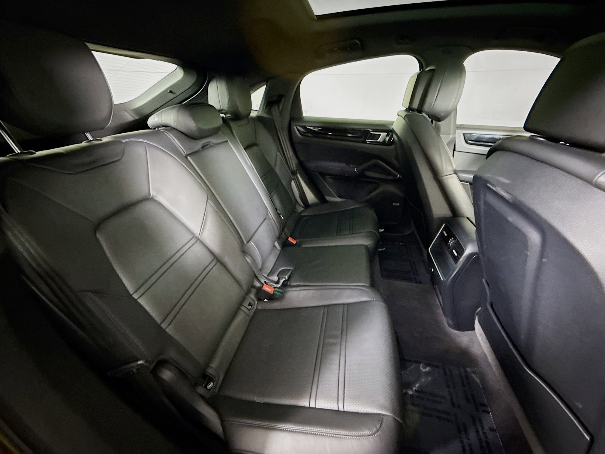 Certified 2022 Porsche Cayenne image 27