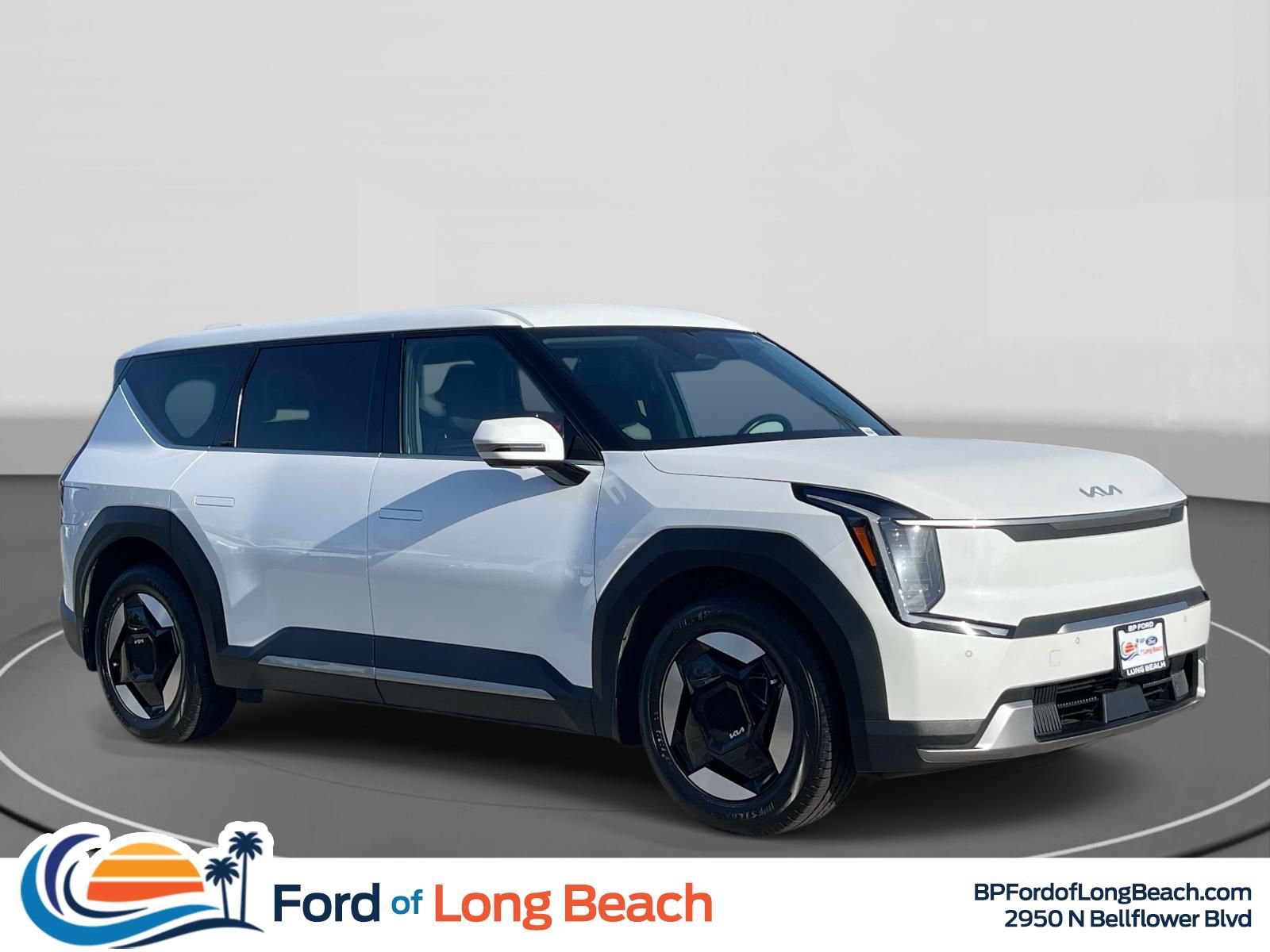 Used 2024 Kia EV9 Light Long Range RWD image 1