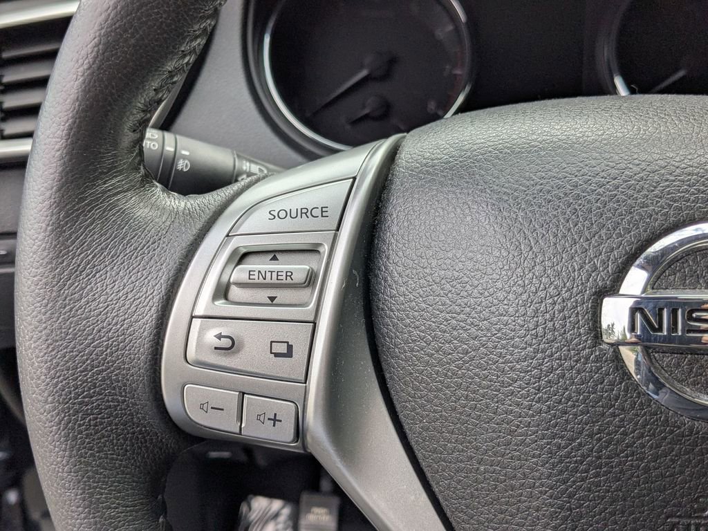Used 2016 Nissan Rogue SL w/ SL Premium Package AWD/4WD image 16