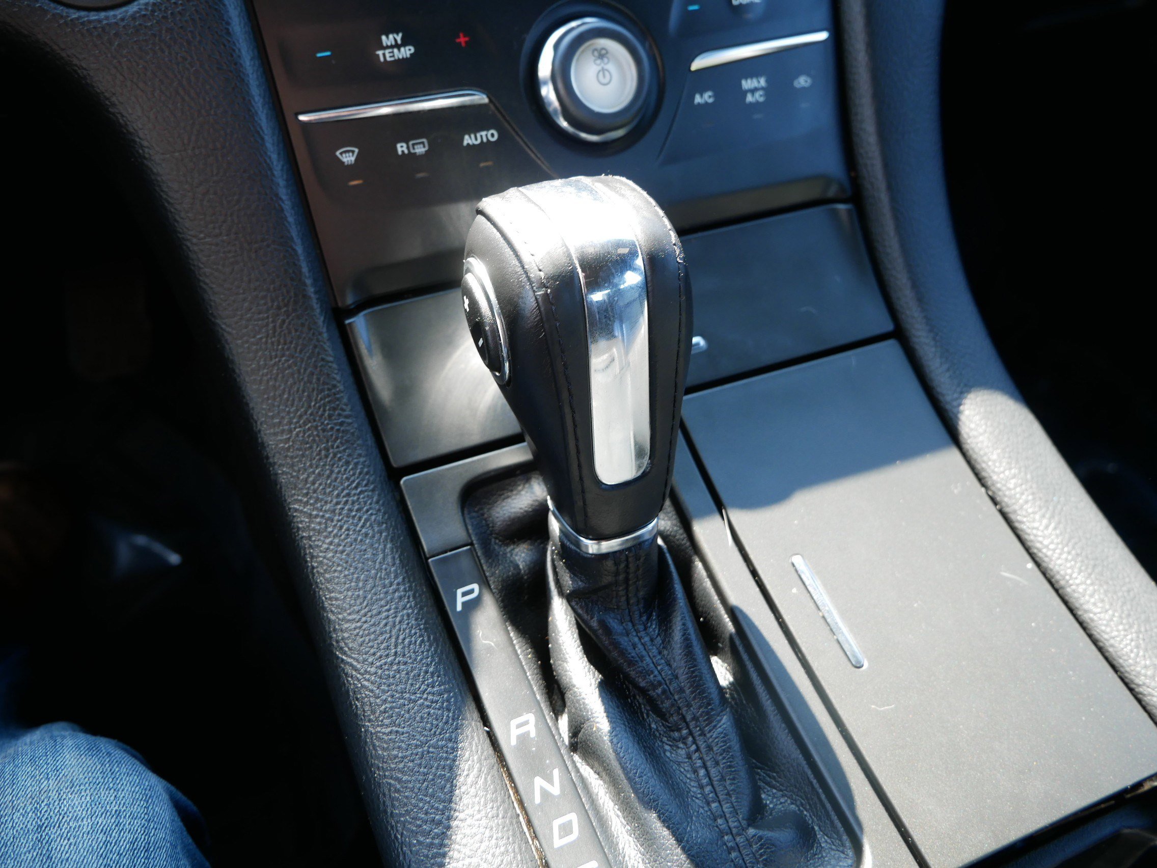 Used 2016 Ford Taurus SEL w/ Equipment Group 201A image 24