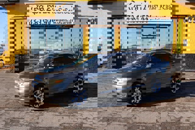 Used 2012 Ford Taurus SEL FWD image 1