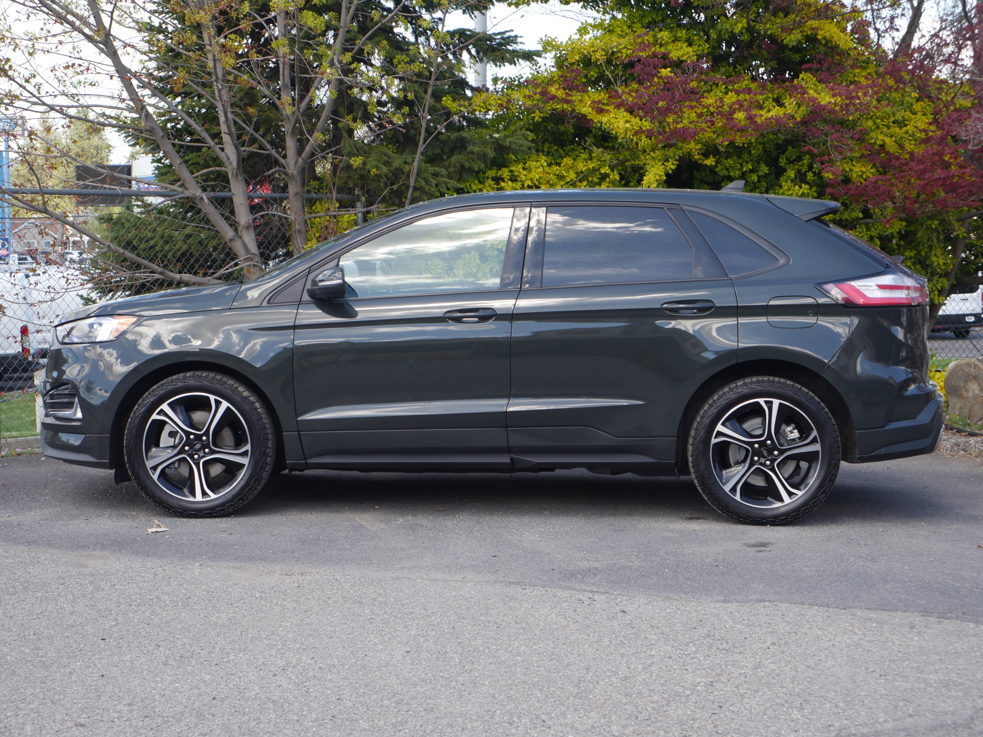Used 2023 Ford Edge ST AWD/4WD image 16