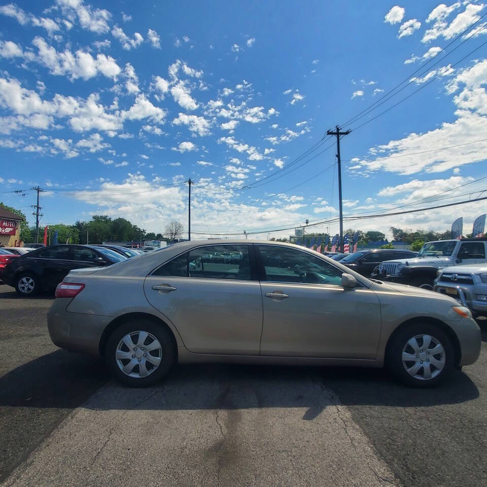Used 2008 Toyota Camry LE FWD image 6