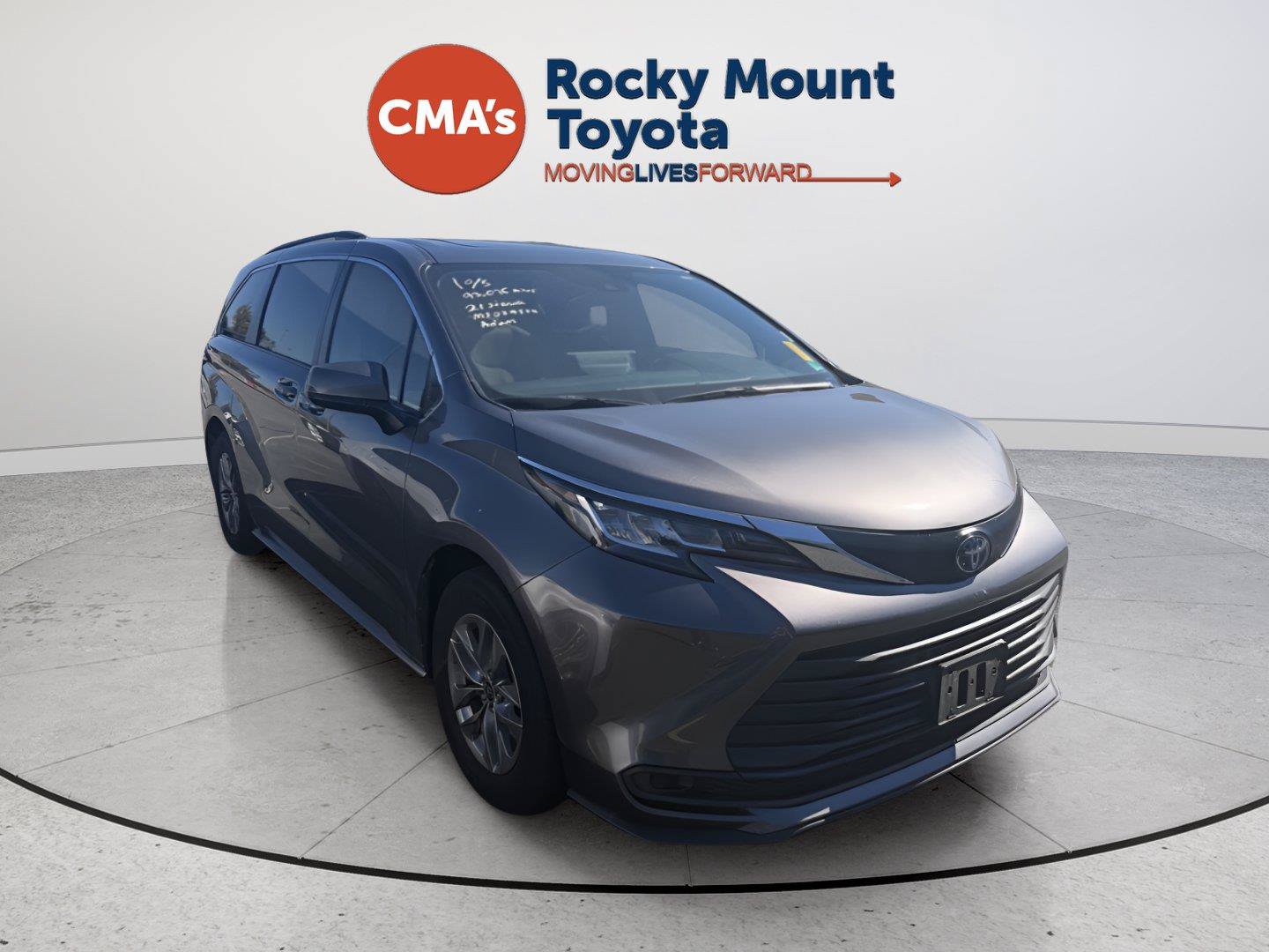 Used 2021 Toyota Sienna LE w/ LE Plus Package AWD/4WD image 13