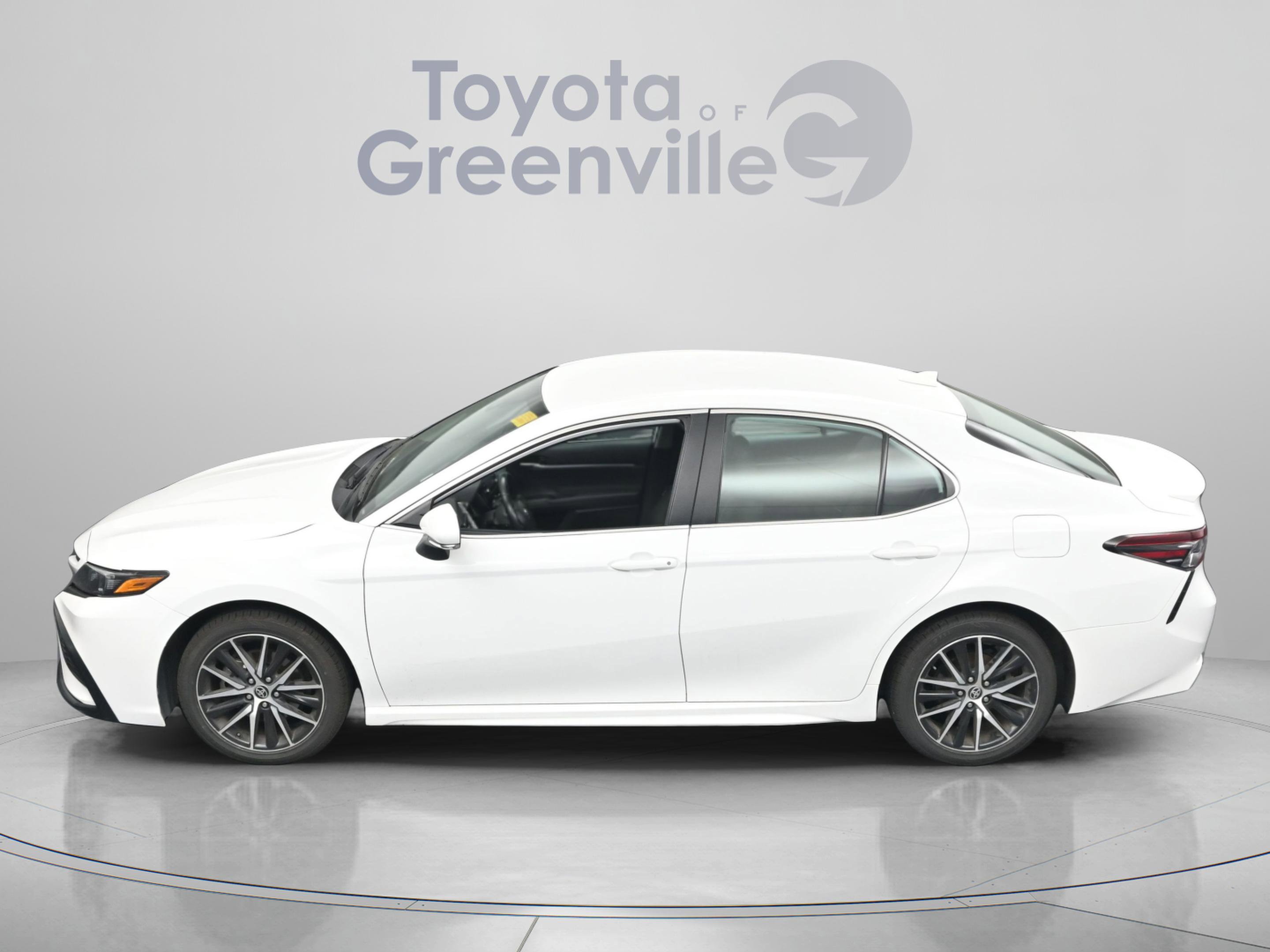 Certified 2024 Toyota Camry SE FWD image 5
